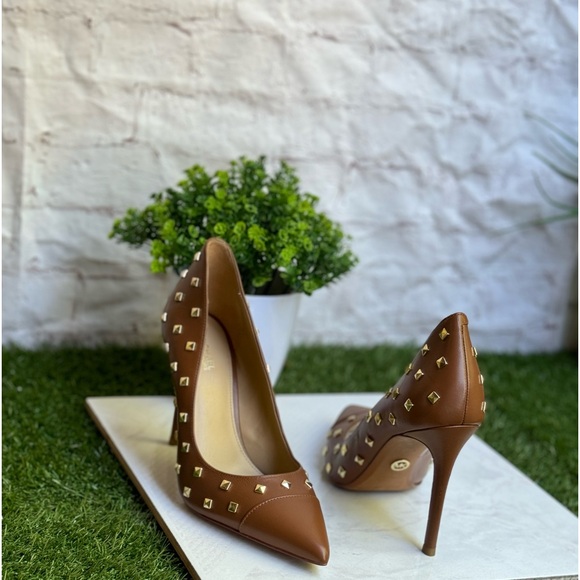 Michael Kors Women's Keke Toe Cap Tan
Pump US 7.5 Women - Picture 10 of 15